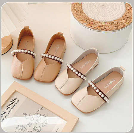 Ежедневни обувки от еко кожа с перли