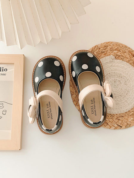 Детски кожени обувки на точки за момичета