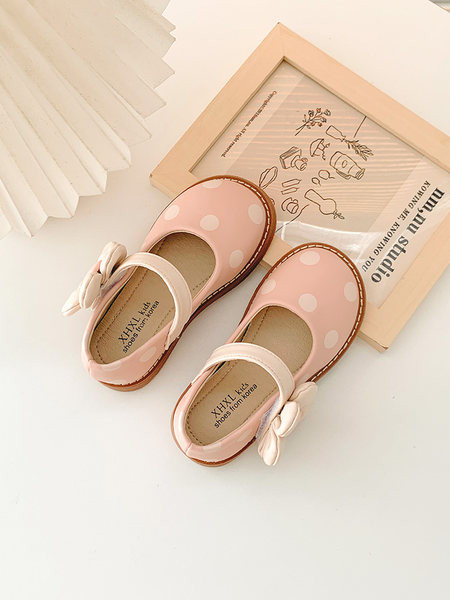 Детски кожени обувки на точки за момичета