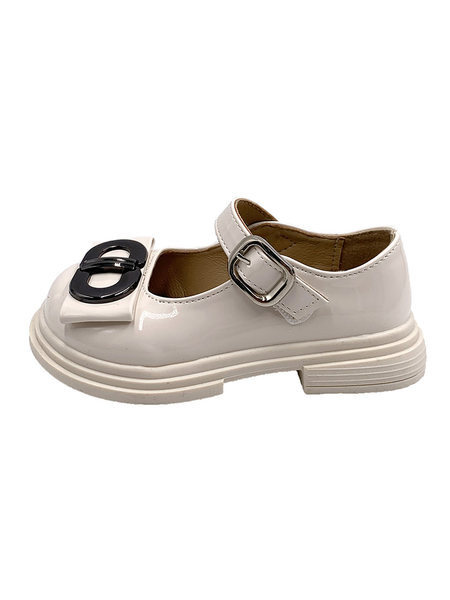 Обувки за момичета с метални елементи