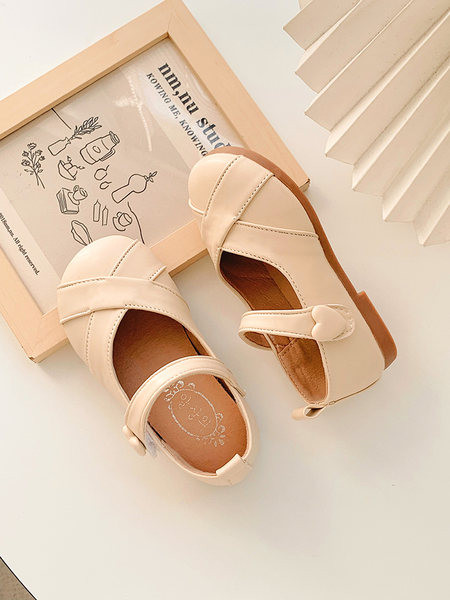 Детски кожени обувки в три цвята 