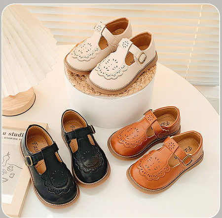 Ретро модел детски обувки от еко кожа с велкро закопчаване