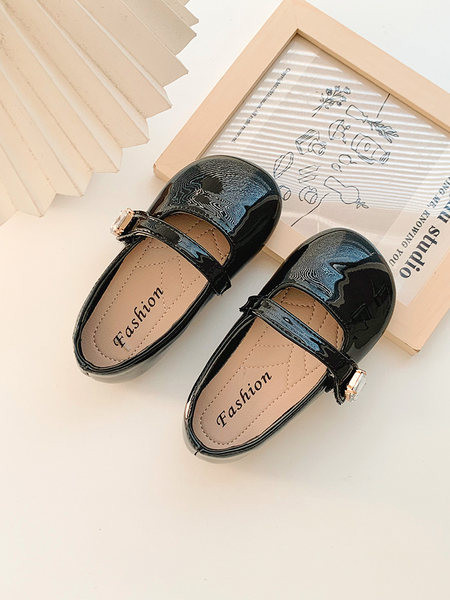 Детски обувки за момичета-изчистен модел