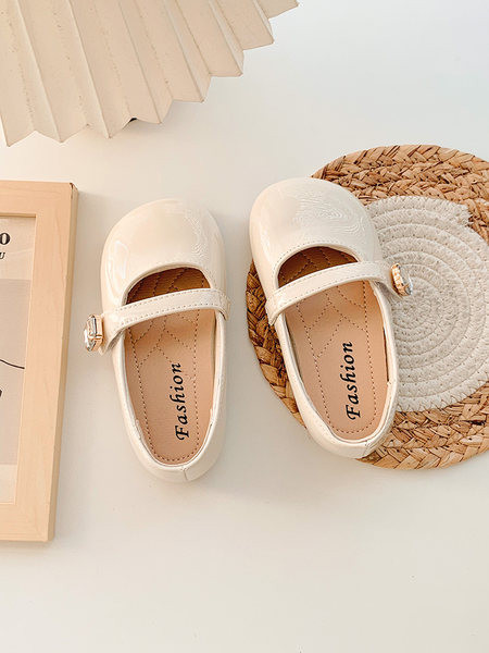 Детски обувки за момичета-изчистен модел