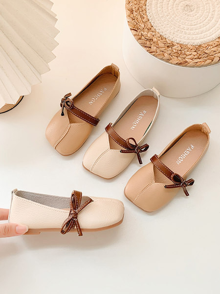 Ежедневни обувки за момичета от еко кожа с панделка