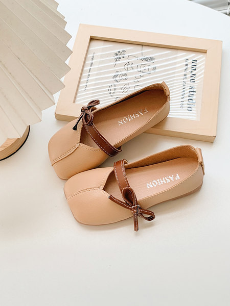 Ежедневни обувки за момичета от еко кожа с панделка