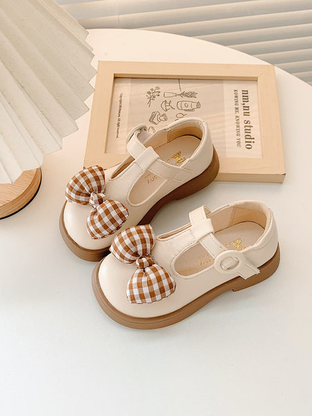 Παιδικά παπούτσια - με 3D κορδέλα