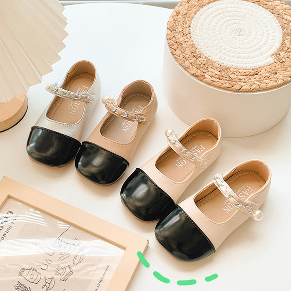 Pantofi pentru fete cu elemente perlate metalice