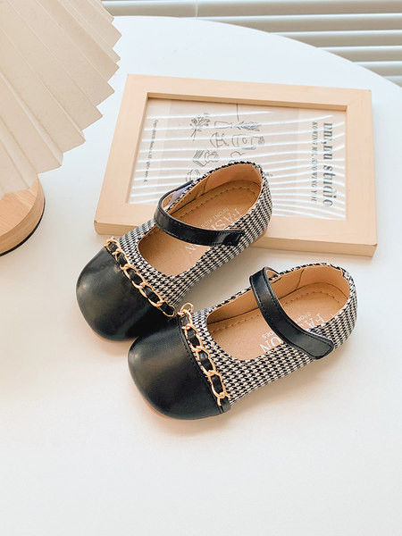 Model nou de pantofi pentru copii cu lant pentru fete