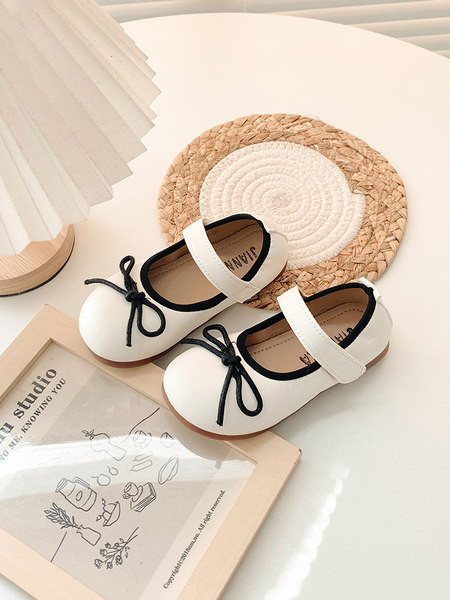 Pantofi pentru copii cu inchidere cu panglica si velcro