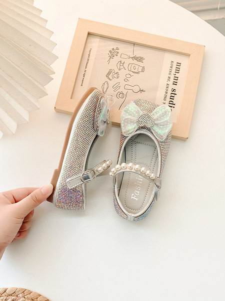 Детски обувки за момичета- с камъни