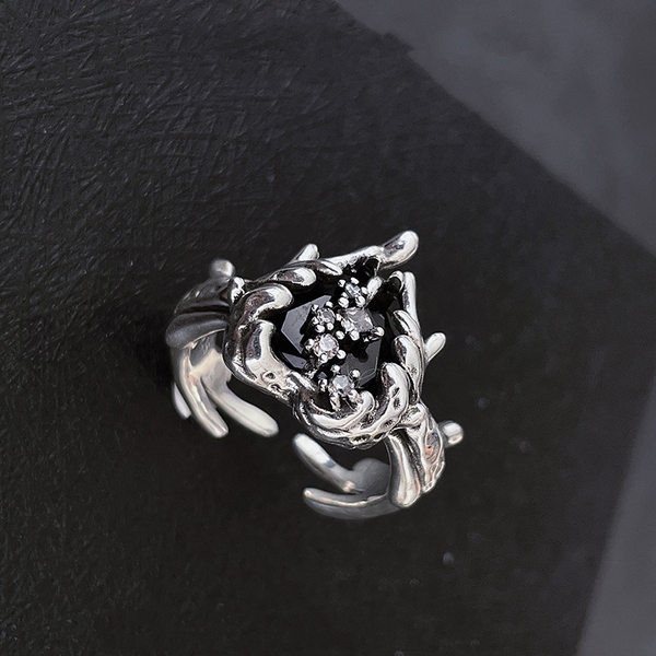 Inel deschis de damă cu piatră de inimă