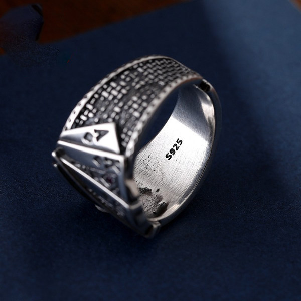 Inel de dama gravat - de culoare argintie