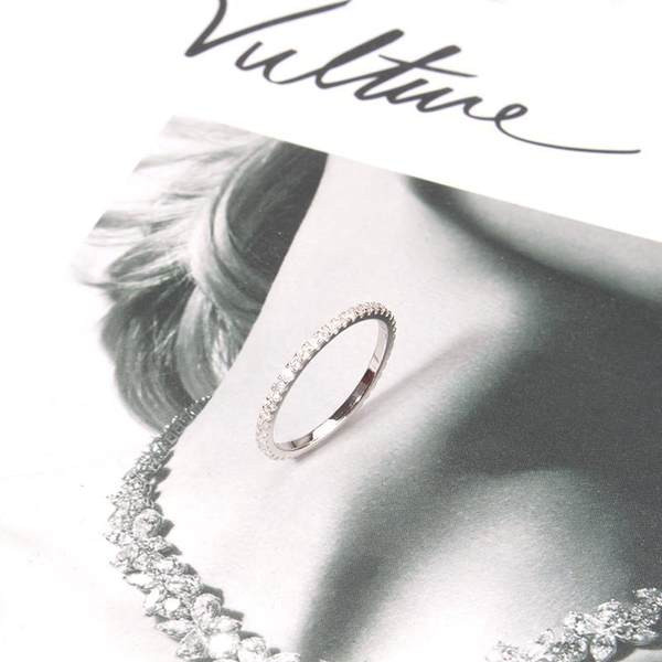 Стилен дамски пръстен два цвята с декоративни камъни