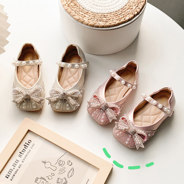 Детски обувки за момичета с перли