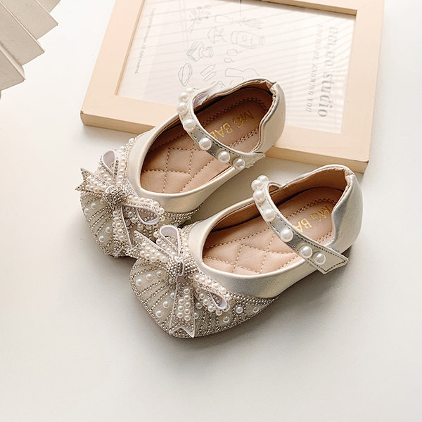 Детски обувки за момичета с перли