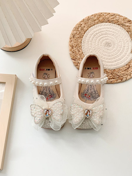 Детски обувки с 3D панделка 