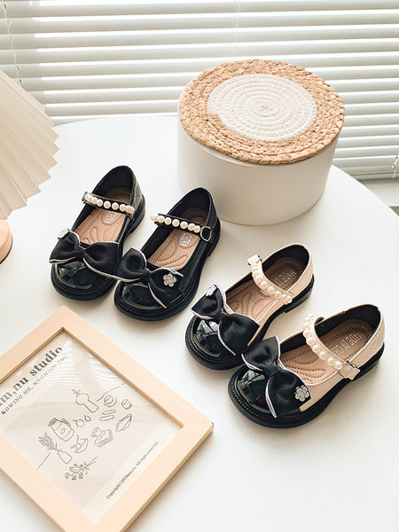 Pantofi copii model nou din piele lacuita cu panglica pentru fete