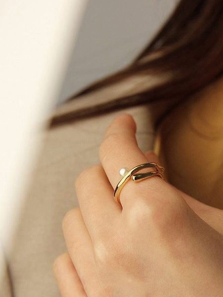 Дамски модерен пръстен с декоративни перли