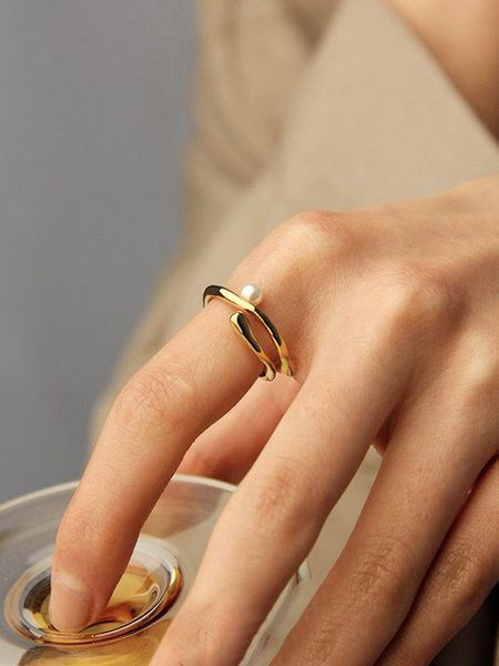 Дамски модерен пръстен с декоративни перли