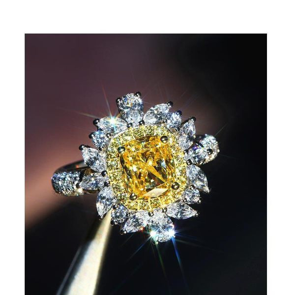 Inel formal de damă cu o piatră decorativă