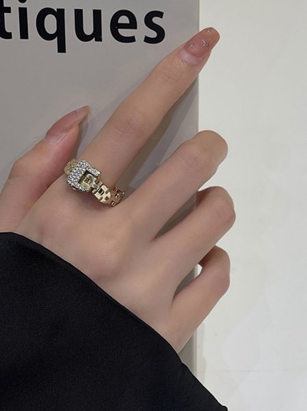 Inel de dama modern reglabil de culoare aurie