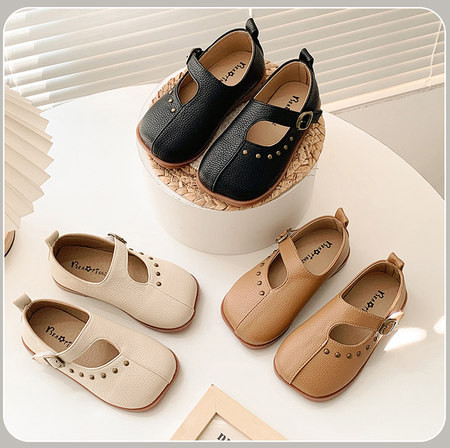 Pantofi casual pentru fete cu element metalic