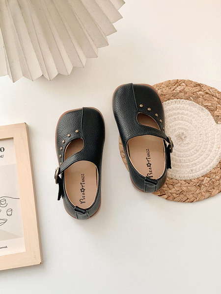 Pantofi casual pentru fete cu element metalic