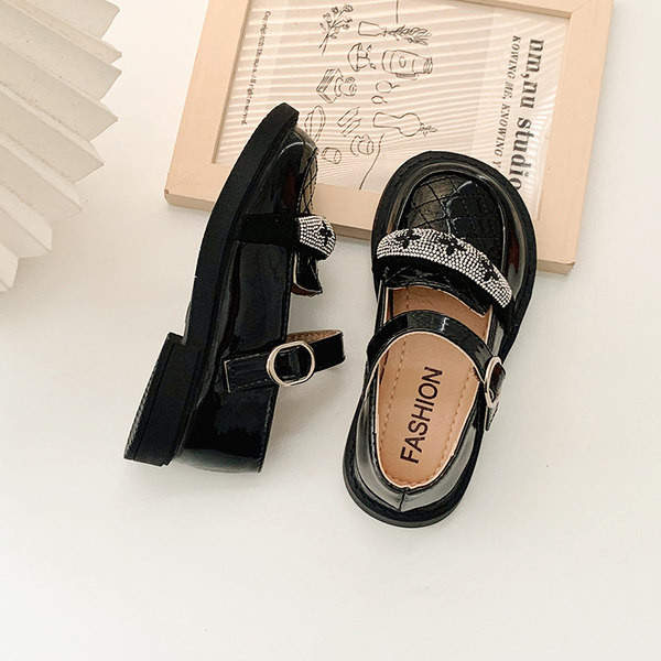 Pantofi casual pentru fete cu pietre