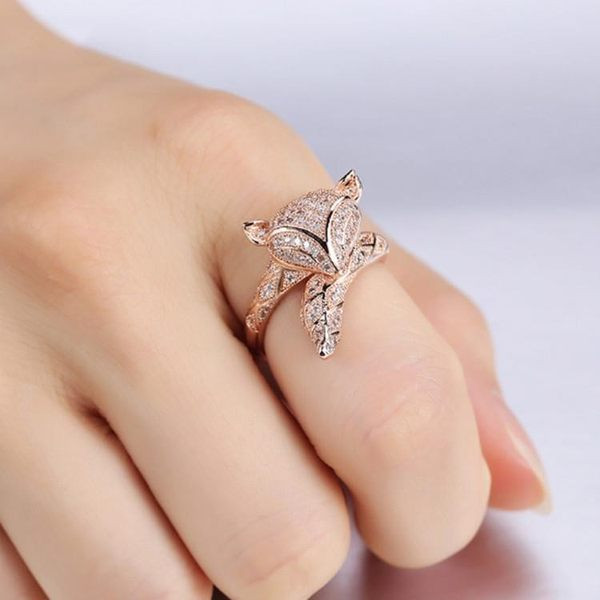 Inel de dama elegant cu pietre decorative