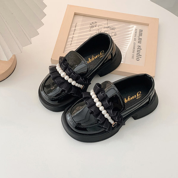 Ежедневни обувки за момичета с перли