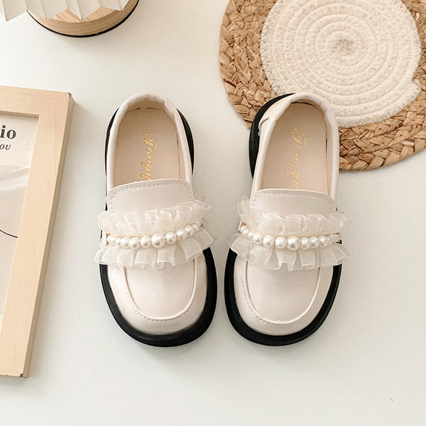 Ежедневни обувки за момичета с перли