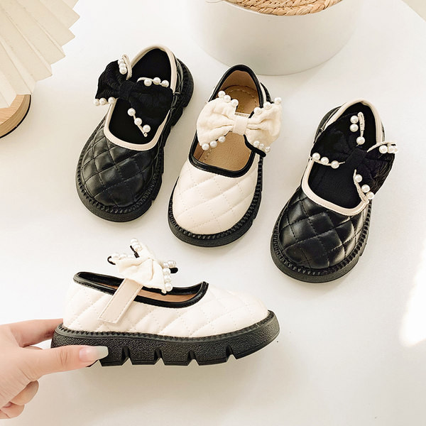 Детски обувки с панделка и перли