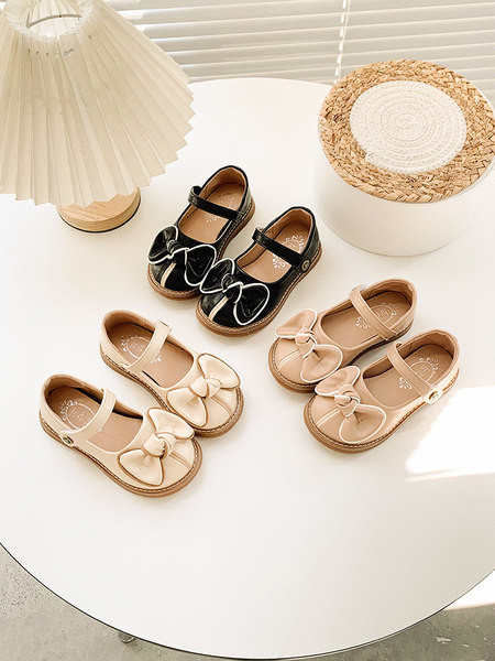 Pantofi casual pentru fete - cu element metalic