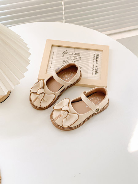 Pantofi casual pentru fete - cu element metalic