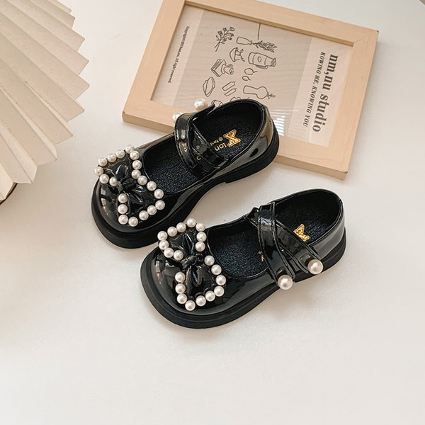 Pantofi pentru fete din piele ecologica cu panglica si perle