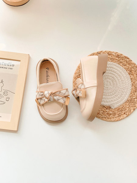 Pantofi de dama din piele in doua culori