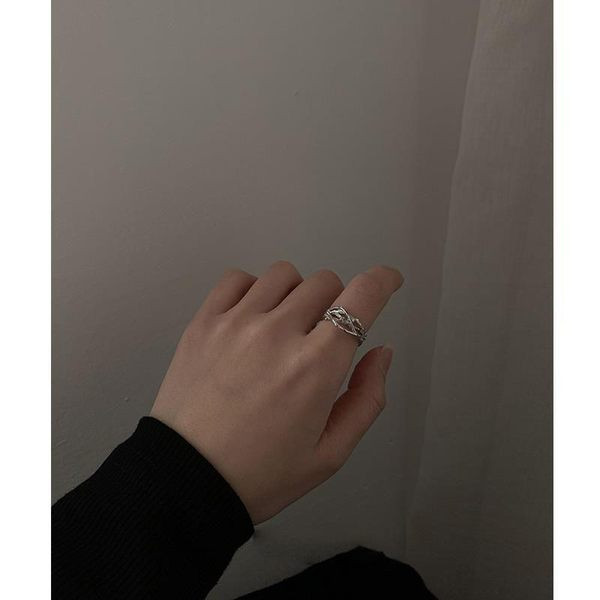 Elegáns gyűrű ezüst színben