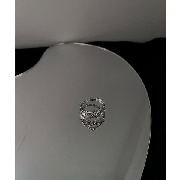 Elegáns gyűrű ezüst színben