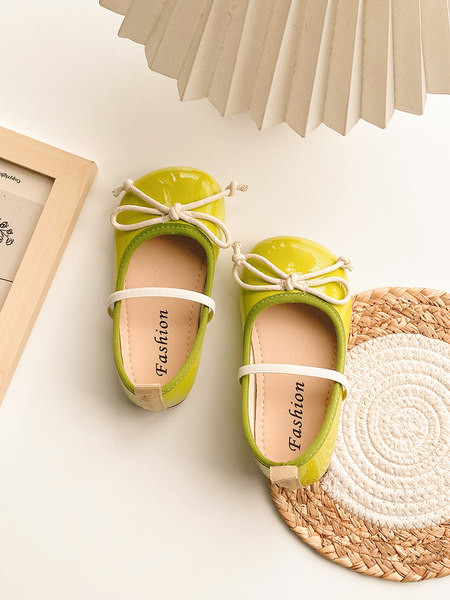 Pantofi copii pentru fete cu sireturi