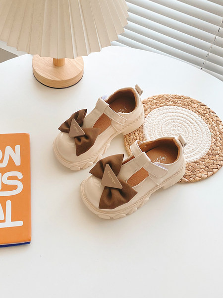 Pantofi inalti pentru fete din piele ecologica cu panglica