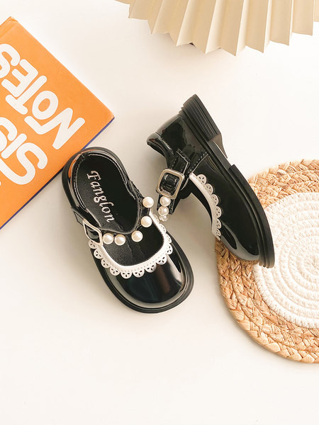 Pantofi copii cu perle si dantela