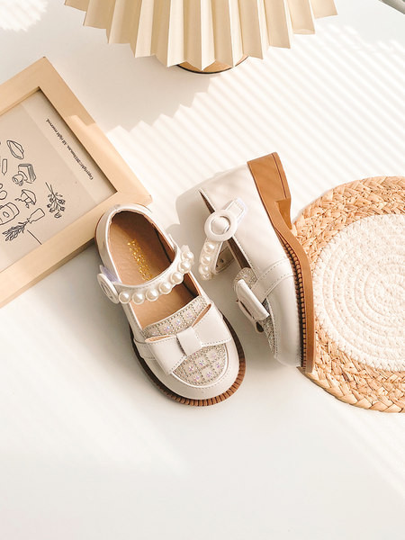 Pantofi pentru fete antiderapante pentru copii cu perle si panglica