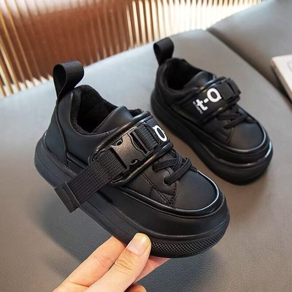 Csatos alkalmi cipő lányoknak