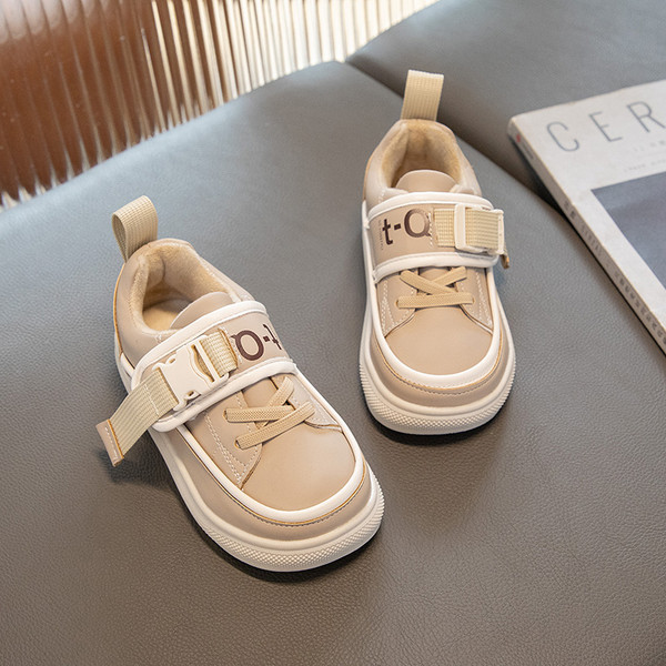 Csatos alkalmi cipő lányoknak