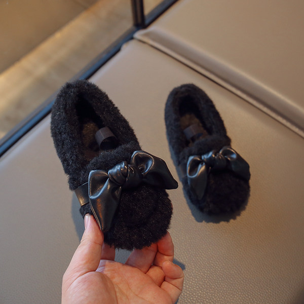 Pantofi de puf pentru fete - trei culori