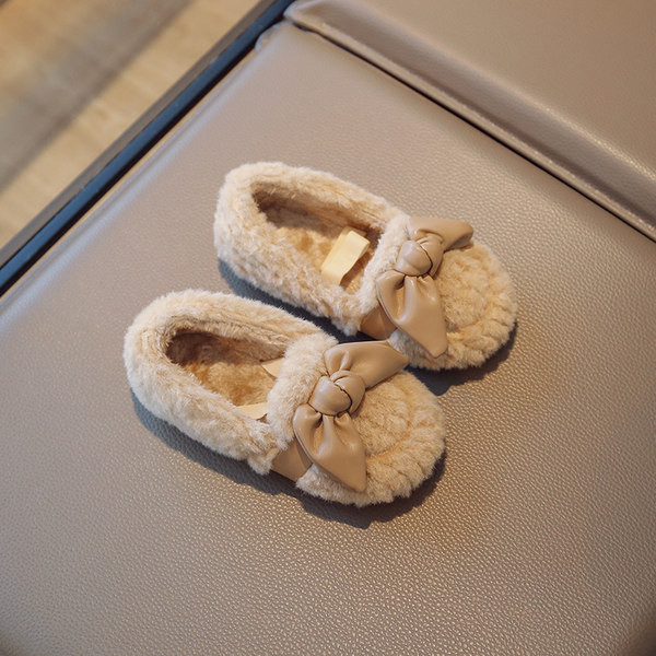 Pantofi de puf pentru fete - trei culori