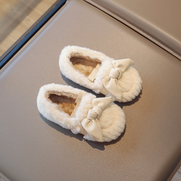 Pantofi de puf pentru fete - trei culori