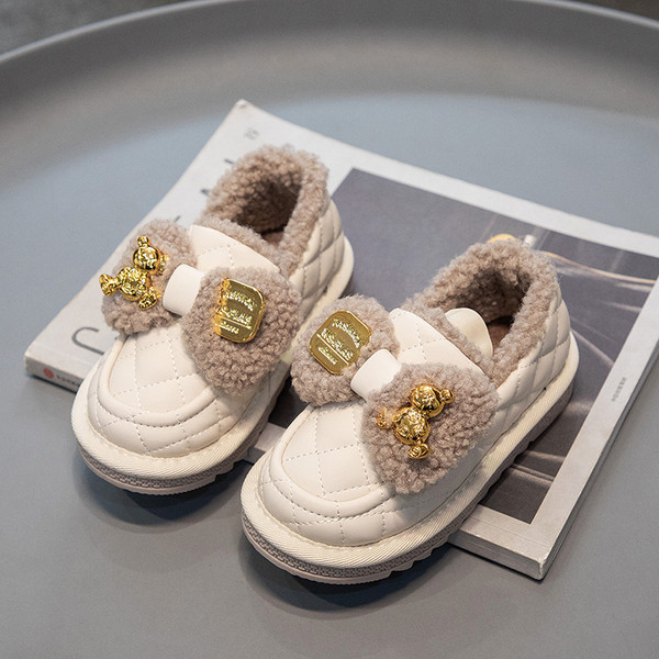 Pantofi casual la modă pentru fete cu element metalic