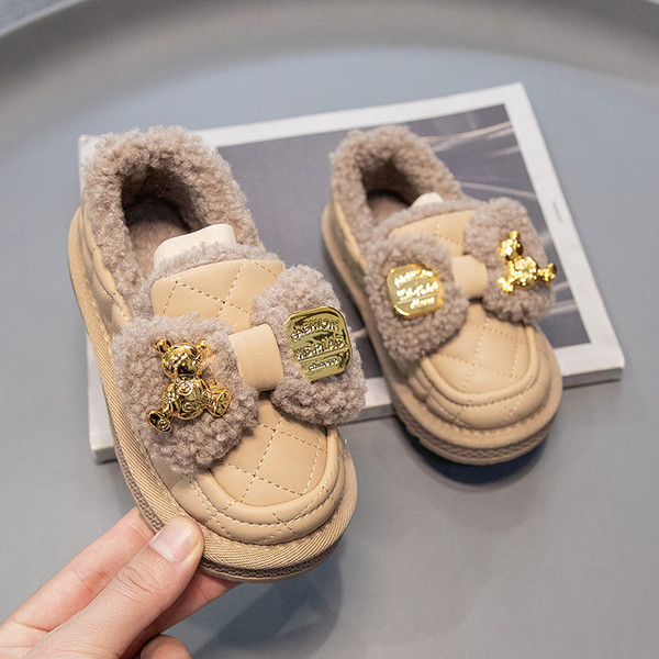 Pantofi casual la modă pentru fete cu element metalic